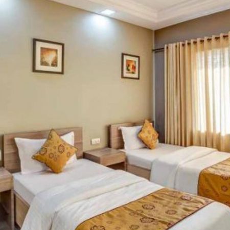 Ashok Deluxe Apartments, Marol Andheri East ムンバイ エクステリア 写真