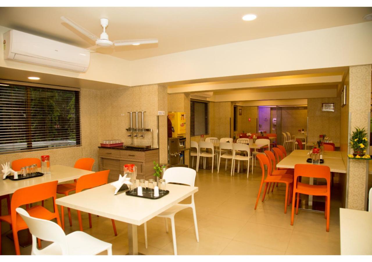 Ashok Deluxe Apartments, Marol Andheri East ムンバイ エクステリア 写真